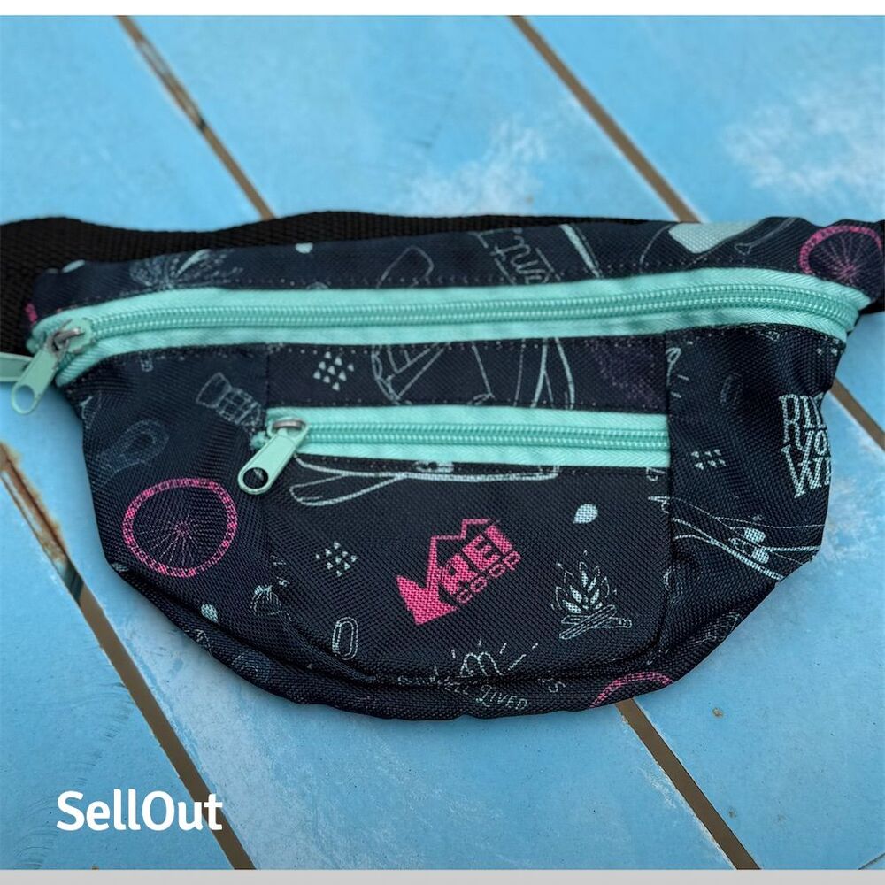 Navy and sea foam green Belt Bag